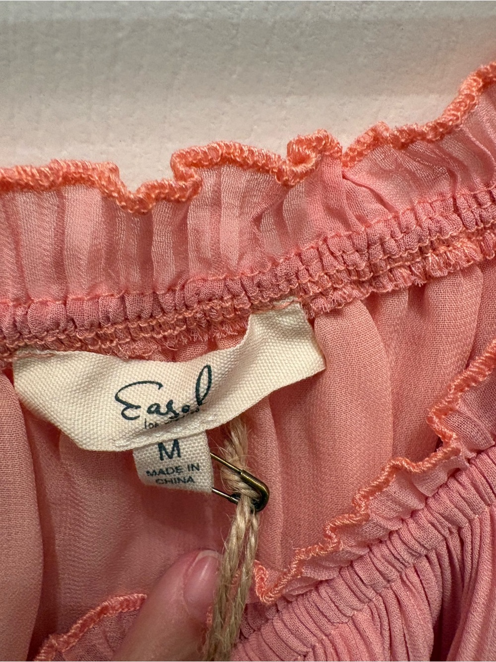 Easel top lined and NWT size Medium
Pleated On or Off-Shoulder Blouse - Picture 2 of 5